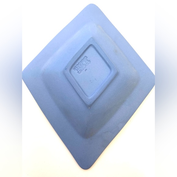 Wedgwood Jasperware (Pale Blue) Sweet Dish Set (Set of Four) - Picture 3 of 13